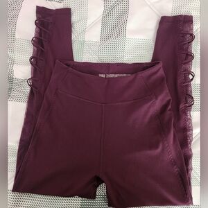 Victoria's Secret leggings. Size small, burgundy